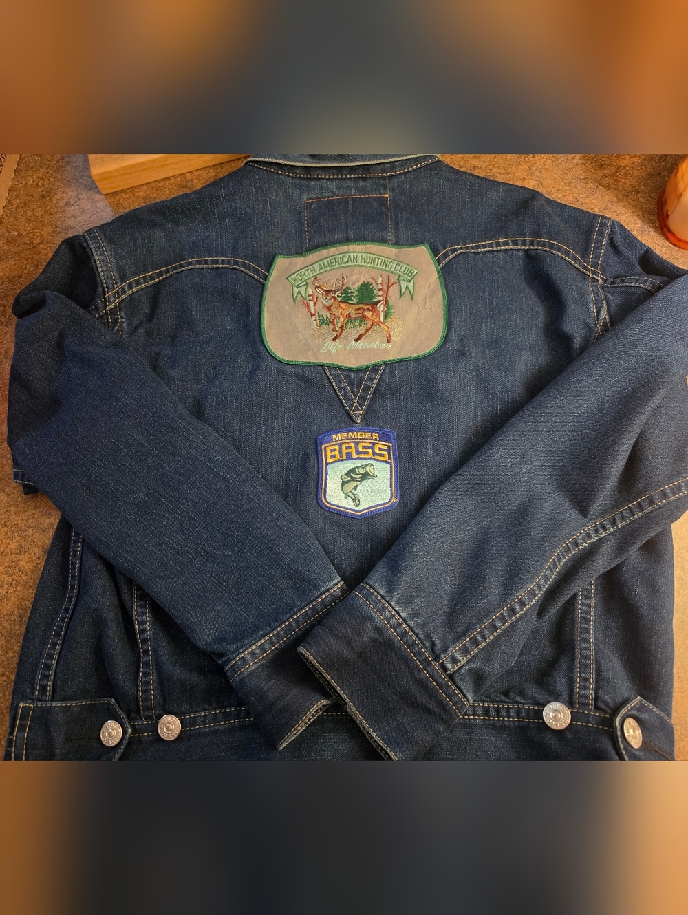 Hunter/Fishing Levi's Dark Blue 90's Denim Deniem Jacket with Patch Details